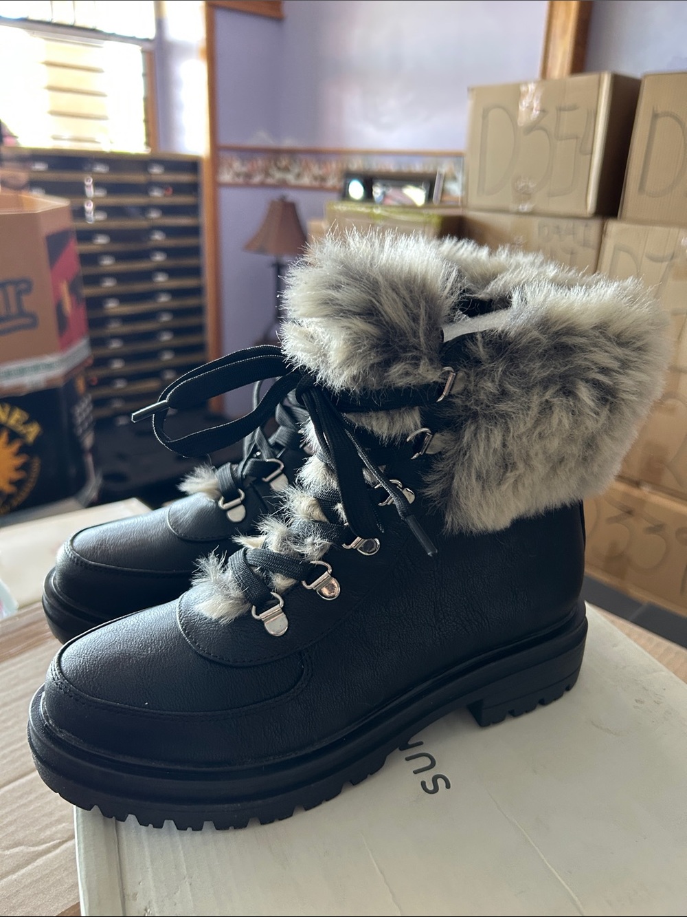 Sun + Stone Womens Orlaa Faux Leather Cold Weather Combat & Lace-up Boots